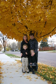 2005-11-05-South-Dakota-39-Family-photo-Justin-Katie-Vale-Kyla.JPG