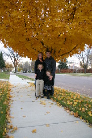 2005-11-05-South-Dakota-42-Family-photo-Justin-Katie-Vale-Kyla.JPG