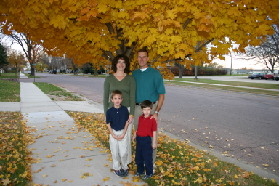 2005-11-05-South-Dakota-54-Family-photo-Suzi-Travis-Chance-Dax.JPG