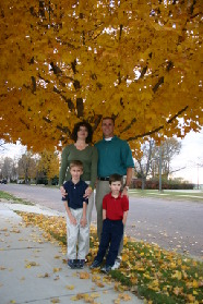 2005-11-05-South-Dakota-57-Family-photo-Suzi-Travis-Chance-Dax.JPG
