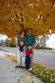 2005-11-05-South-Dakota-61-Family-photo-Suzi-Travis-Chance-Dax.JPG