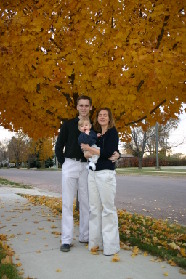 2005-11-05-South-Dakota-66-Family-photo-Josh-Heather-Ian.JPG