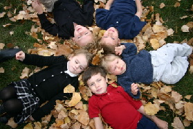 2005-11-05-South-Dakota-81-Family-photo-Chance-Dax-Vale-Kyla-Ian-leaves.JPG