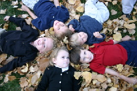 2005-11-05-South-Dakota-85-Family-photo-Chance-Dax-Vale-Kyla-Ian-leaves.JPG