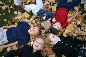 2005-11-05-South-Dakota-86-Family-photo-Chance-Dax-Vale-Kyla-Ian-leaves.JPG