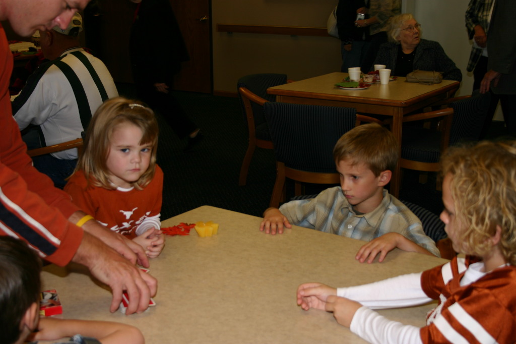 2005/11(November)/SouthDakota/Day3-Melvins-90th-bday/1024x768_2005-11-05-Melvin-90th-bday-040-Chance-Kyla-Vale.JPG