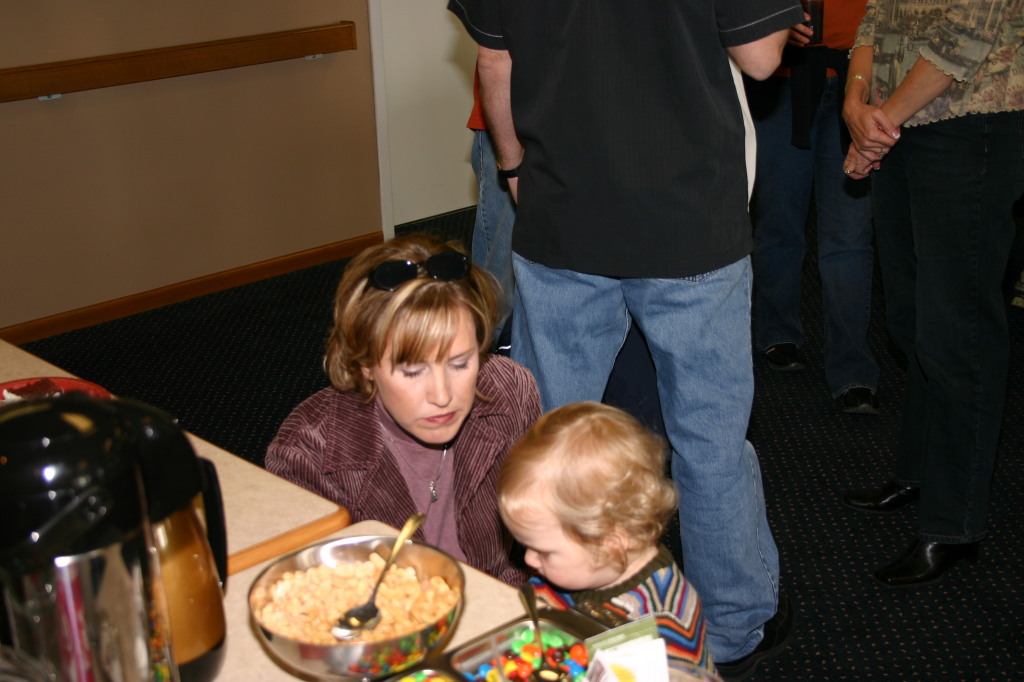 2005/11(November)/SouthDakota/Day3-Melvins-90th-bday/1024x768_2005-11-05-Melvin-90th-bday-074-Becky.JPG