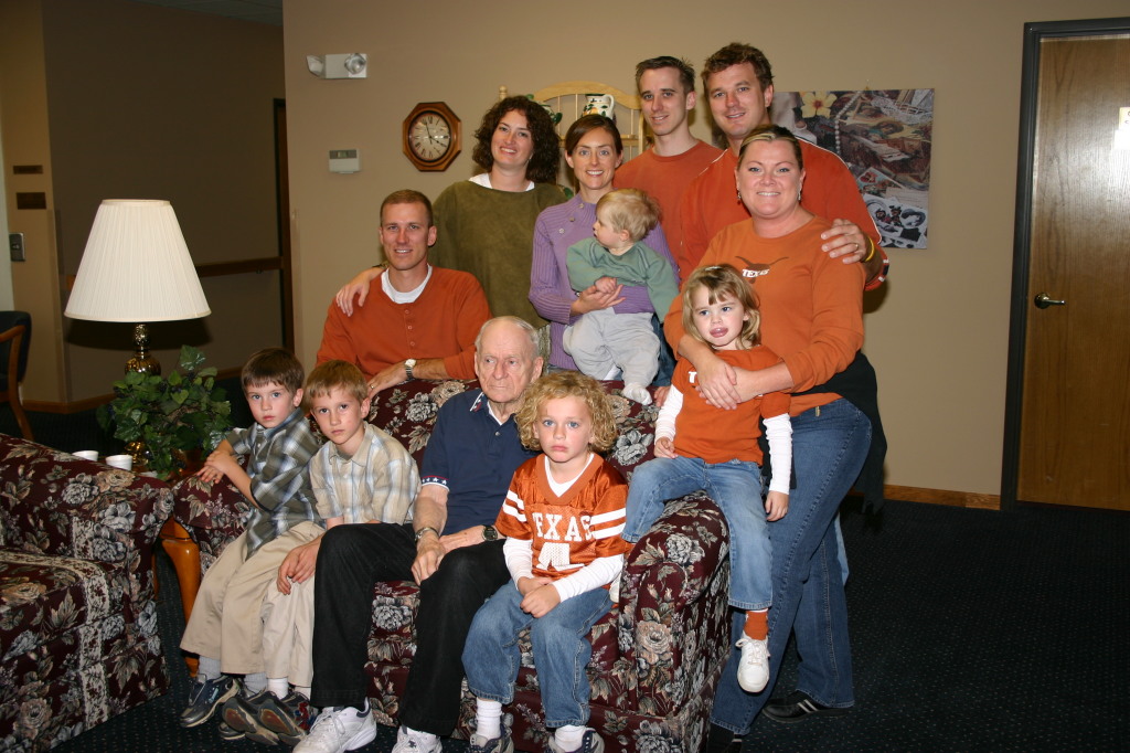 2005/11(November)/SouthDakota/Day3-Melvins-90th-bday/1024x768_2005-11-05-Melvin-90th-bday-098-Scotts.JPG