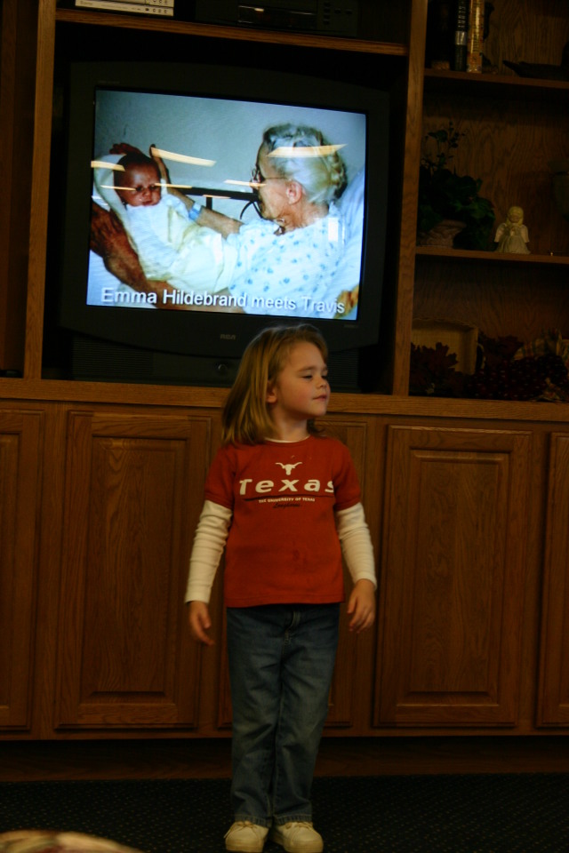 2005/11(November)/SouthDakota/Day3-Melvins-90th-bday/640x480_2005-11-05-Melvin-90th-bday-021-Kyla.JPG