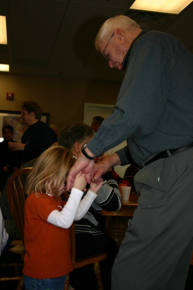 2005-11-05-Melvin-90th-bday-026-Kyla.JPG