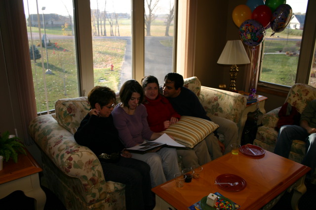 2005/11(November)/SouthDakota/Day3-Melvins-90th-bday/640x480_2005-11-05-Melvin-90th-bday-102-Pat-Lindsay-Sarah-Moe.JPG