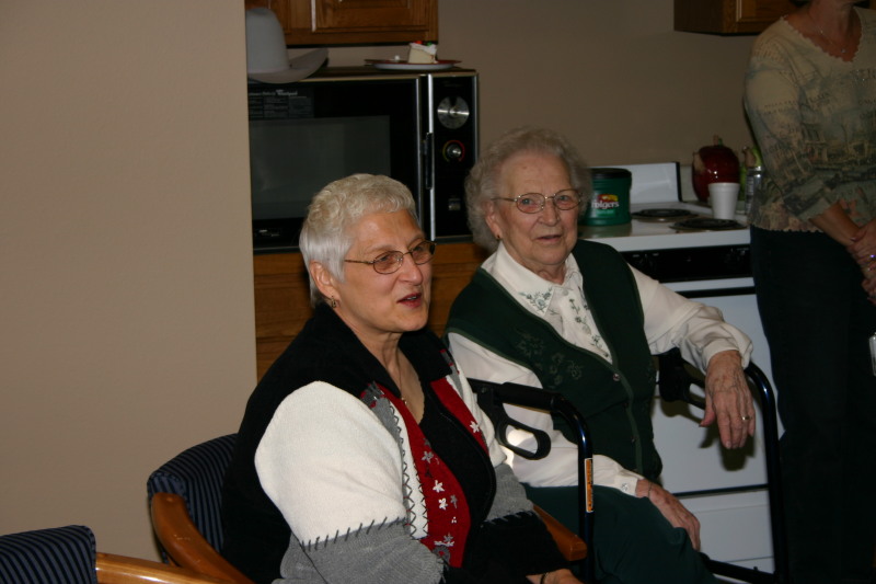 2005-11-05-Melvin-90th-bday-056-Mary.JPG