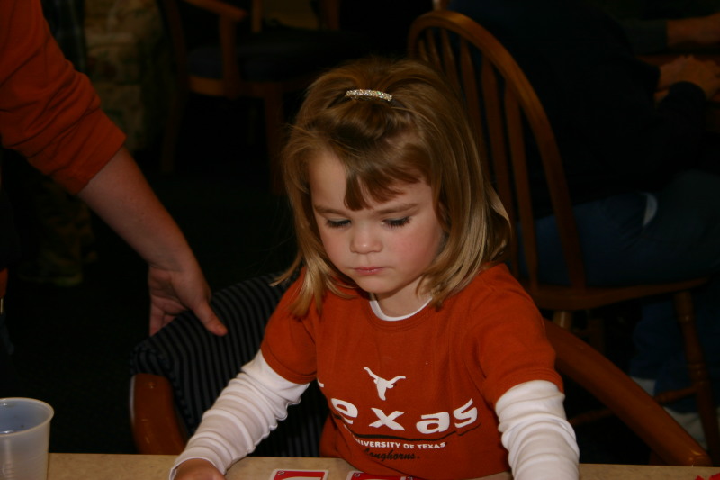 2005/11(November)/SouthDakota/Day3-Melvins-90th-bday/800x600_2005-11-05-Melvin-90th-bday-060-Kyla.JPG