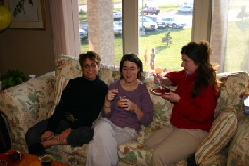 2005-11-05-Melvin-90th-bday-089-Pat-Lindsay-Sarah.JPG