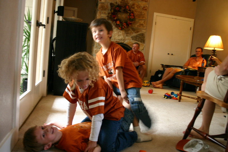 2005/11(November)/Thanksgiving/800x600_2005-11-25-Thanksgiving-07-Chance-Vale-Dax-Jim-Travis.JPG