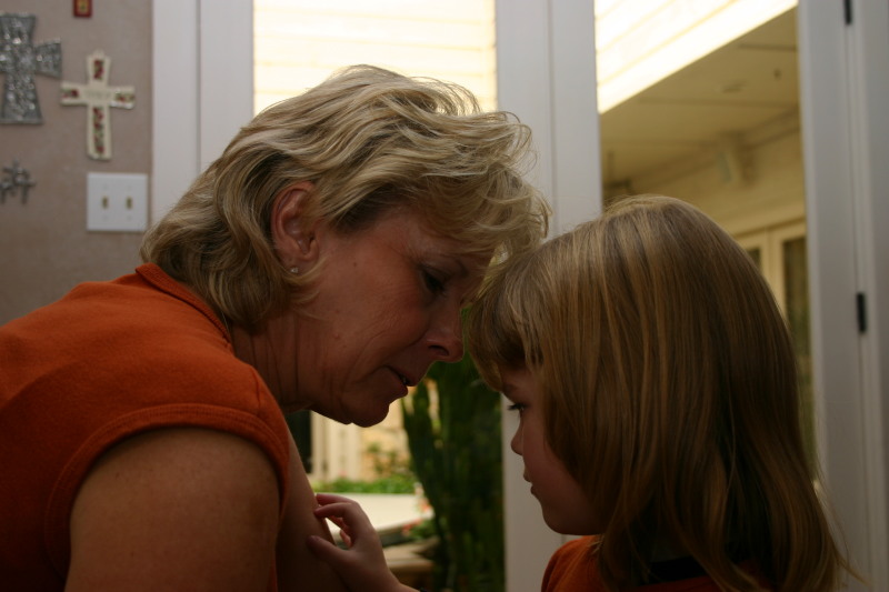 2005/11(November)/Thanksgiving/800x600_2005-11-25-Thanksgiving-11-Janeen-Kyla.JPG