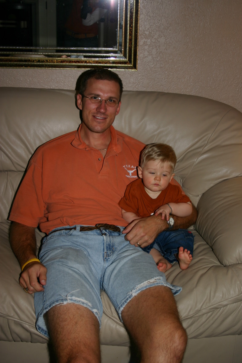 2005/11(November)/Thanksgiving/800x600_2005-11-25-Thanksgiving-21-Travis-Ian.JPG