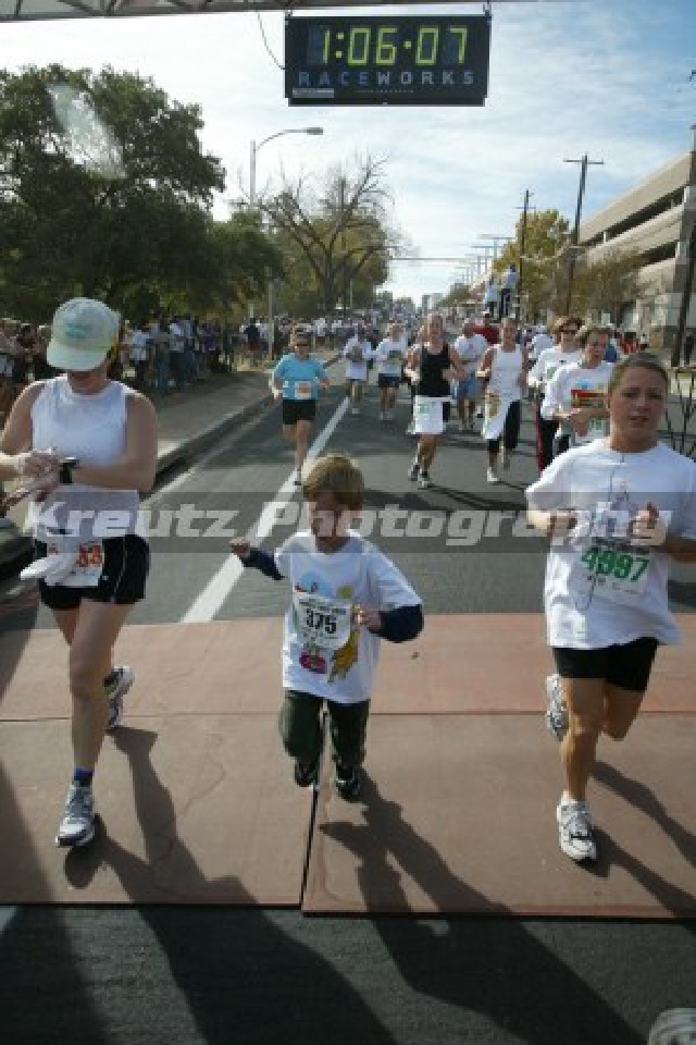 2005-11-24-Turkey-Trot-Pro-8-Suzi-Chance.jpg
