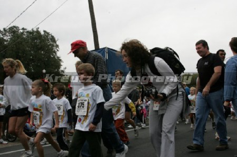 2005/11(November)/Turkey-Trot-Pro/800x600_2005-11-24-Turkey-Trot-Pro-2-Suzi-Chance.jpg