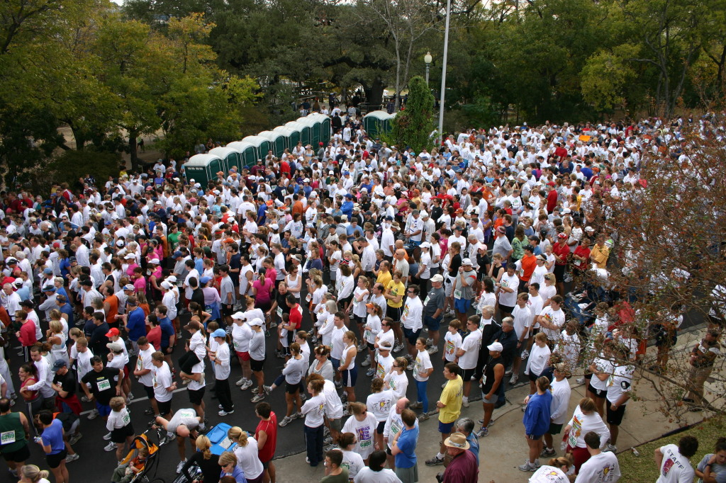 2005/11(November)/Turkey-Trot/1024x768_2005-11-24-Turkey-Trot-42-Crowdi.JPG