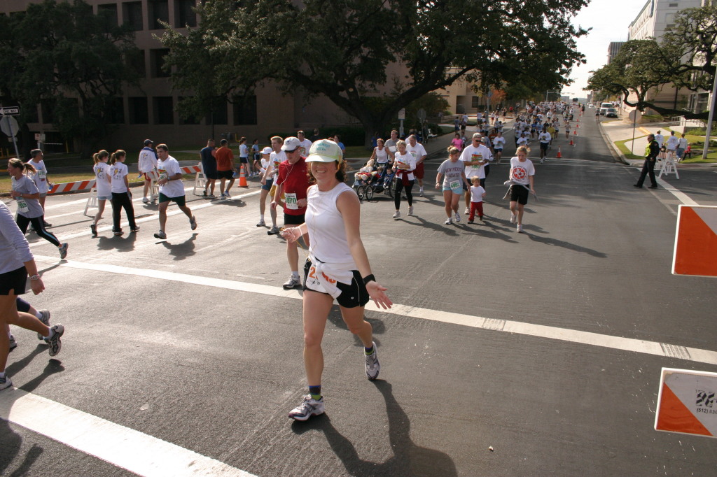 2005/11(November)/Turkey-Trot/1024x768_2005-11-24-Turkey-Trot-64-Suzi.JPG