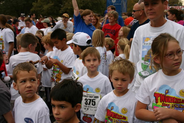 2005/11(November)/Turkey-Trot/640x480_2005-11-24-Turkey-Trot-17-Chance.JPG