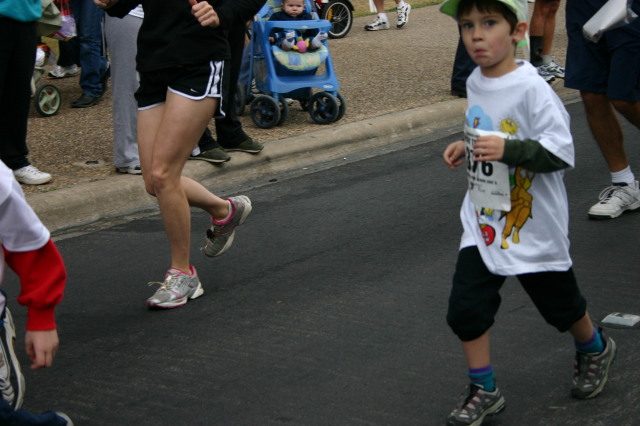 2005-11-24-Turkey-Trot-25-Dax-finishing-1k.JPG