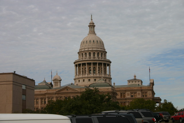 2005-11-24-Turkey-Trot-54-Capitol-building.JPG