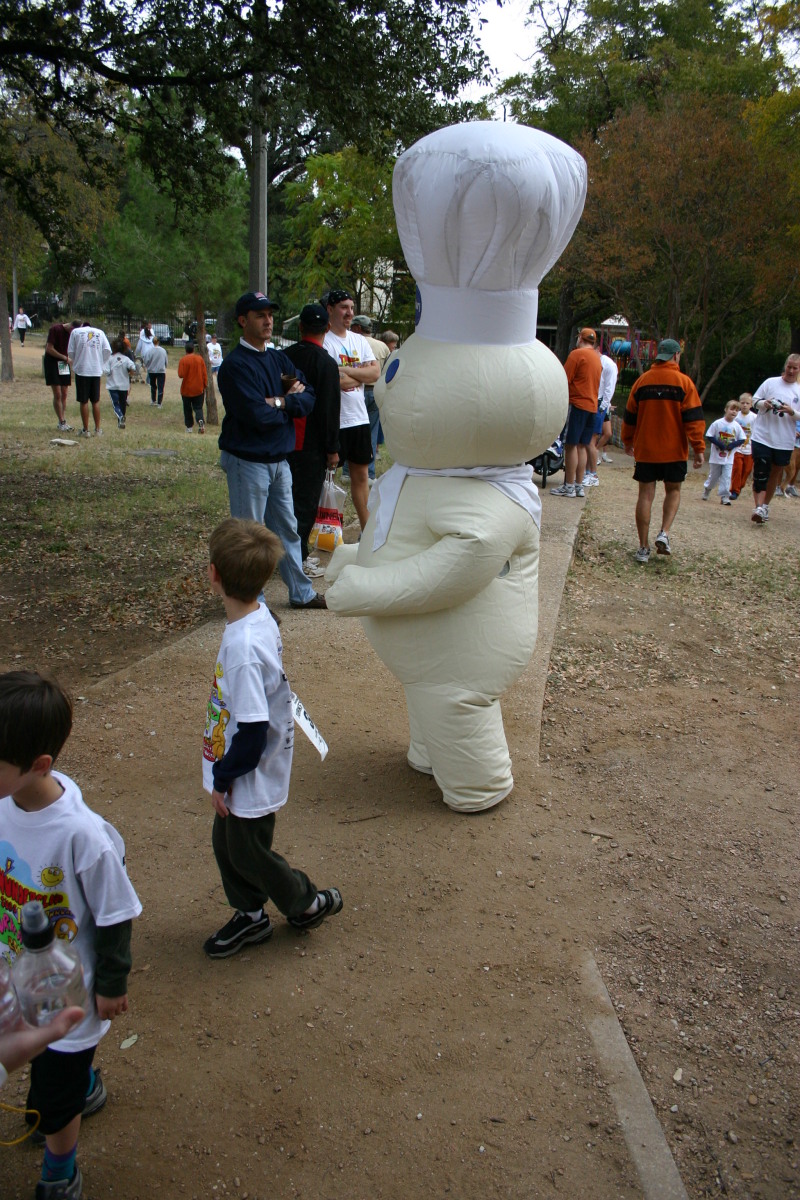 2005/11(November)/Turkey-Trot/800x600_2005-11-24-Turkey-Trot-07-Chance-Dax.JPG