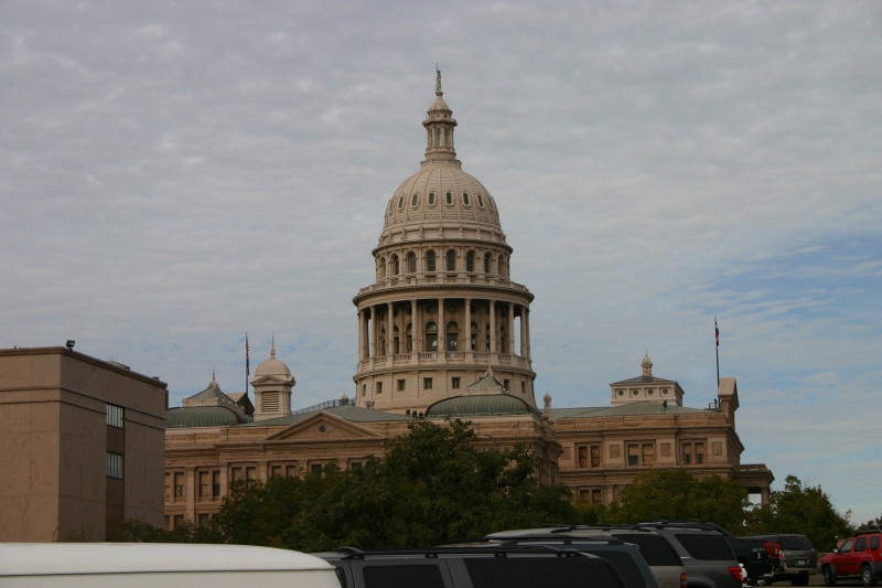2005-11-24-Turkey-Trot-54-Capitol-building.JPG