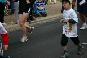 2005-11-24-Turkey-Trot-25-Dax-finishing-1k.JPG