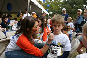 2005-11-24-Turkey-Trot-32-Chance-facepainting.JPG