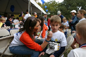 2005-11-24-Turkey-Trot-33-Chance-facepainting.JPG