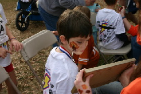 2005-11-24-Turkey-Trot-38-Dax-facepainting.JPG