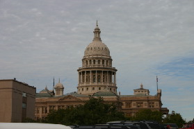 2005-11-24-Turkey-Trot-55-Capitol-building.JPG