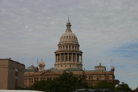 2005-11-24-Turkey-Trot-57-Capitol-building.JPG