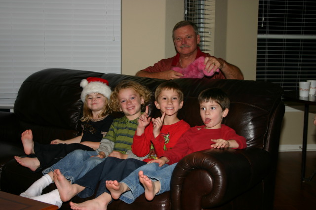 2005/12(December)/Christmas-Eve/640x480_2005-12-24-Christmas-Eve-07-Kyla-Dax-Vale-Jim-Chance.JPG