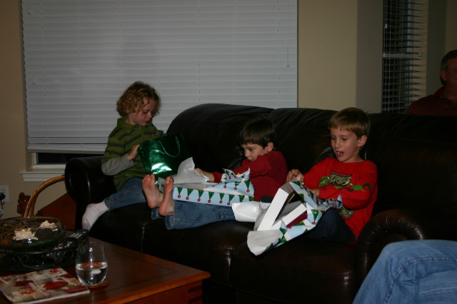 2005/12(December)/Christmas-Eve/640x480_2005-12-24-Christmas-Eve-15-Vale-Dax-Chance.JPG