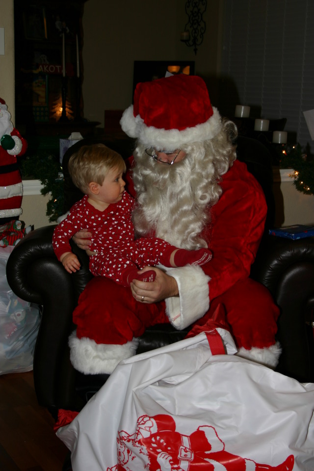 2005-12-24-Christmas-Eve-28-Santa-Ian.JPG