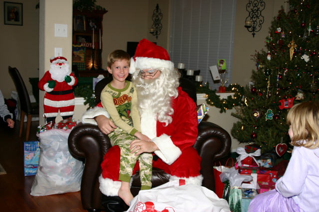2005-12-24-Christmas-Eve-39-Santa-Chance.JPG