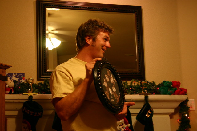 2005-12-24-Christmas-Eve-74-Justin-picture-n-frame.JPG