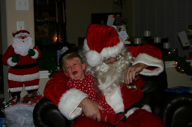 2005/12(December)/Christmas-Eve/800x600_2005-12-24-Christmas-Eve-32-Santa-Ian.JPG