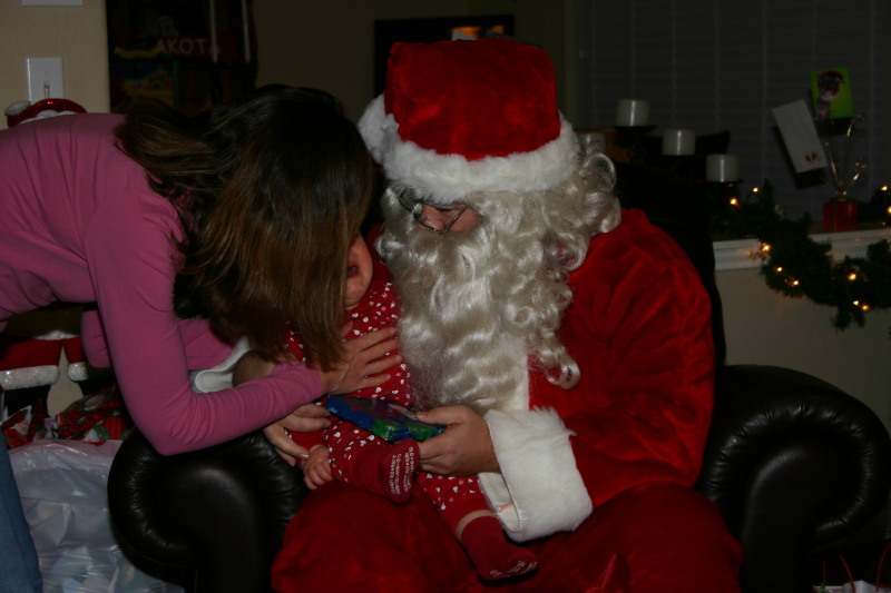 2005/12(December)/Christmas-Eve/800x600_2005-12-24-Christmas-Eve-34-Santa-Ian.JPG