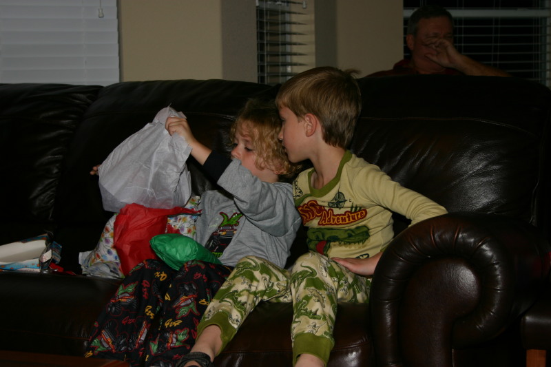 2005/12(December)/Christmas-Eve/800x600_2005-12-24-Christmas-Eve-58-Vale-Chance.JPG
