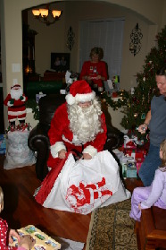 2005-12-24-Christmas-Eve-23-Santa.JPG
