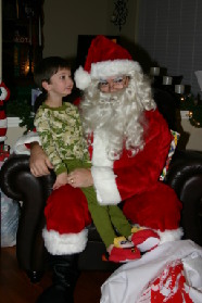 2005-12-24-Christmas-Eve-44-Santa-Dax.JPG