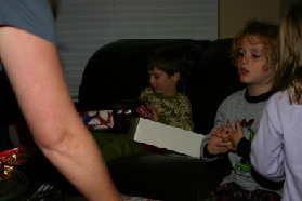2005-12-24-Christmas-Eve-54-Dax-glove-ball.JPG