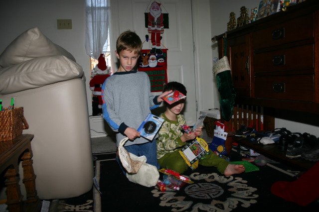 2005-12-25-Christmas-04-Stockings-Chance-Dax.JPG
