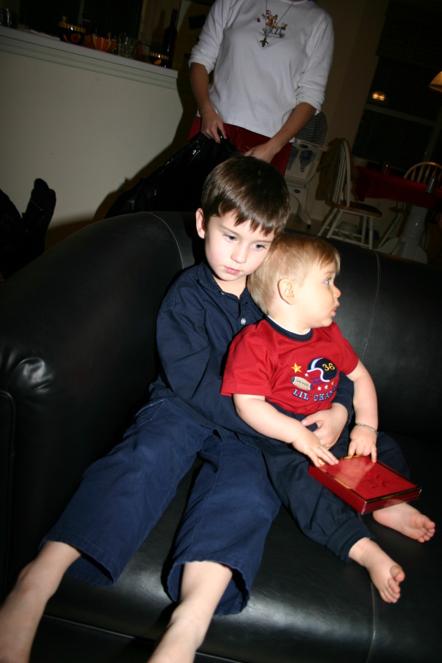2005-12-25-Christmas-50-Joshs-house-Dax-Ian.JPG