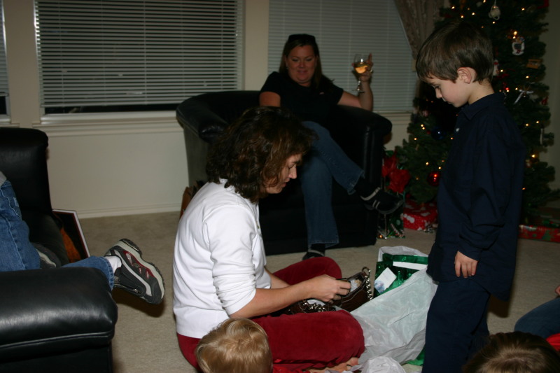 2005-12-25-Christmas-46-Joshs-house-Suzi-Katie-Dax.JPG
